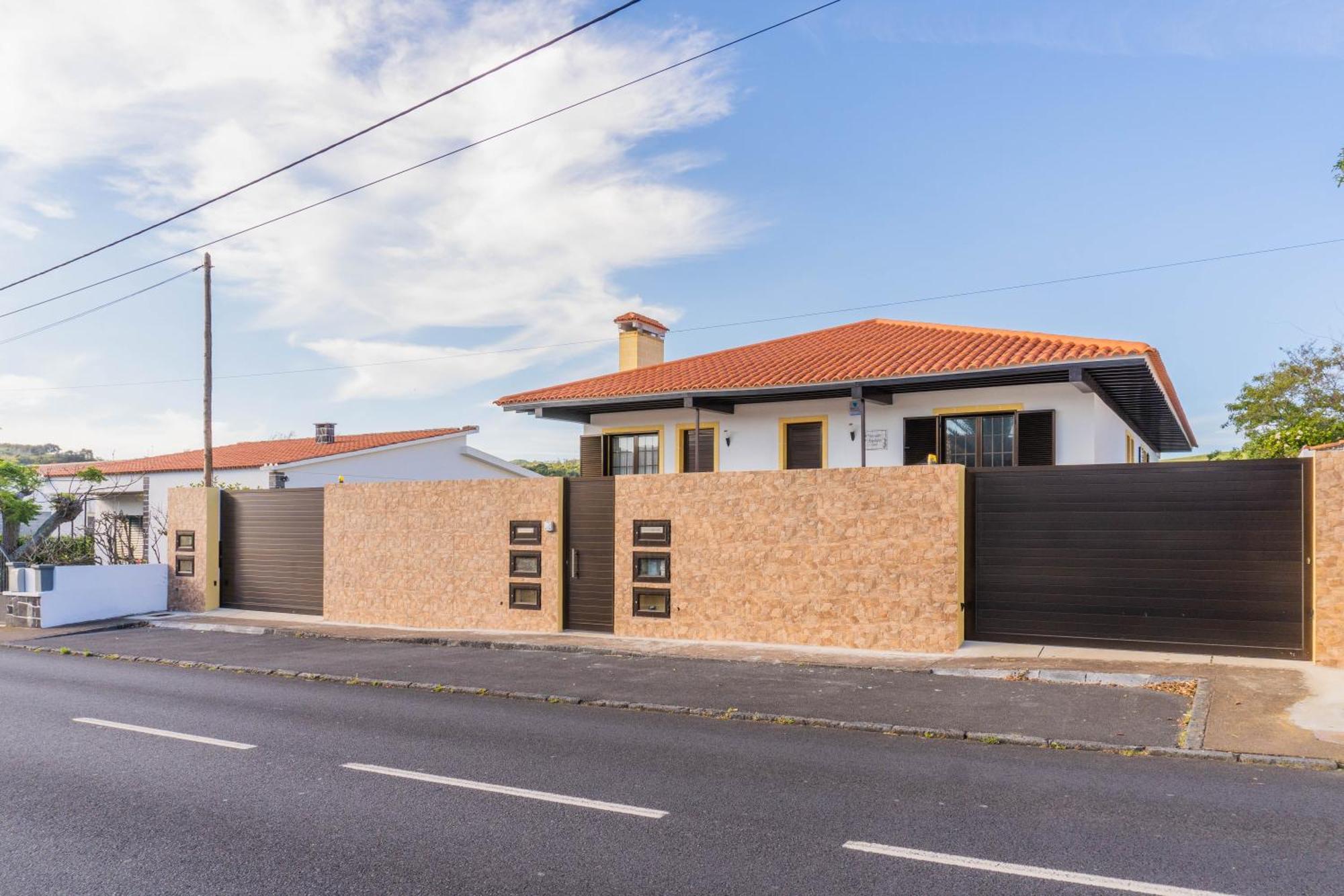 Pinheiro Sun&Beach House Ponta Delgada  Exterior photo